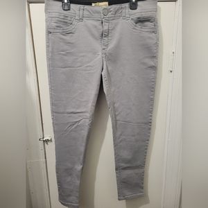 Democracy women's 14 stretch light gray